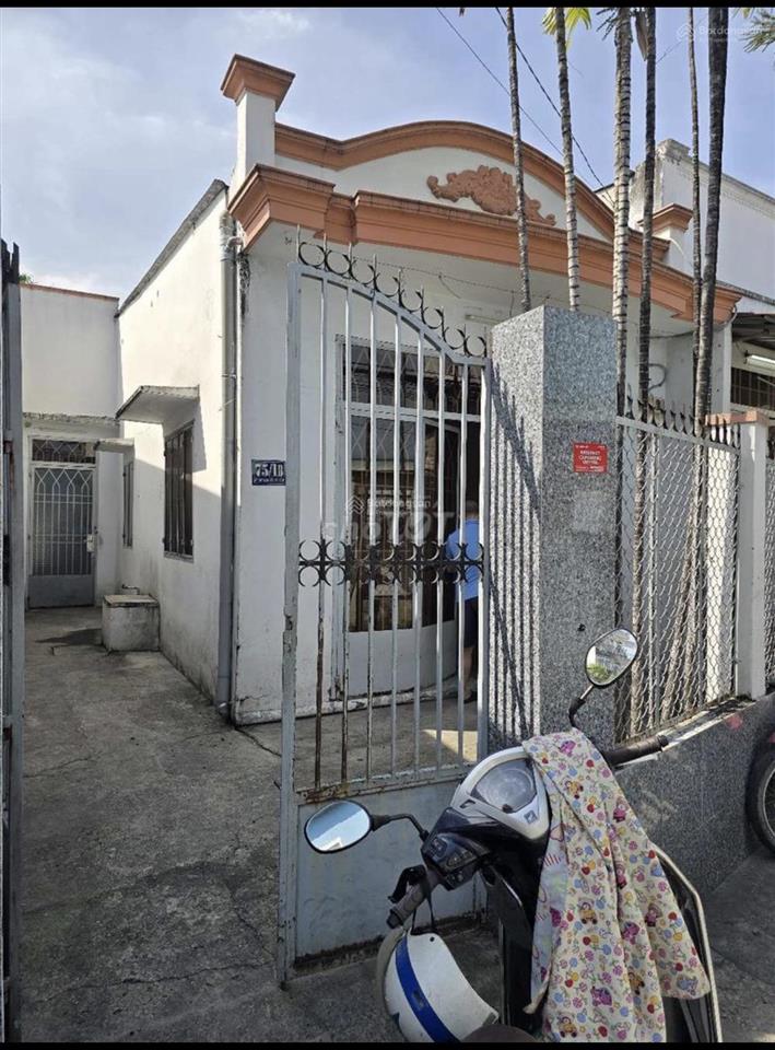 Cần bán căn nhà 75,4m2 1 phòng khách,1 phòng ngủ,1 phòng bếp, tolet,sân rộng hẻm xe hơi
