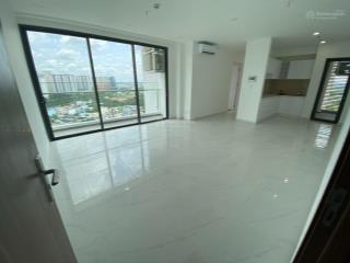Bán gấp ch d'lusso, 5,2 tỷ, 68m2, 2pn, 2wc, q2, hcm