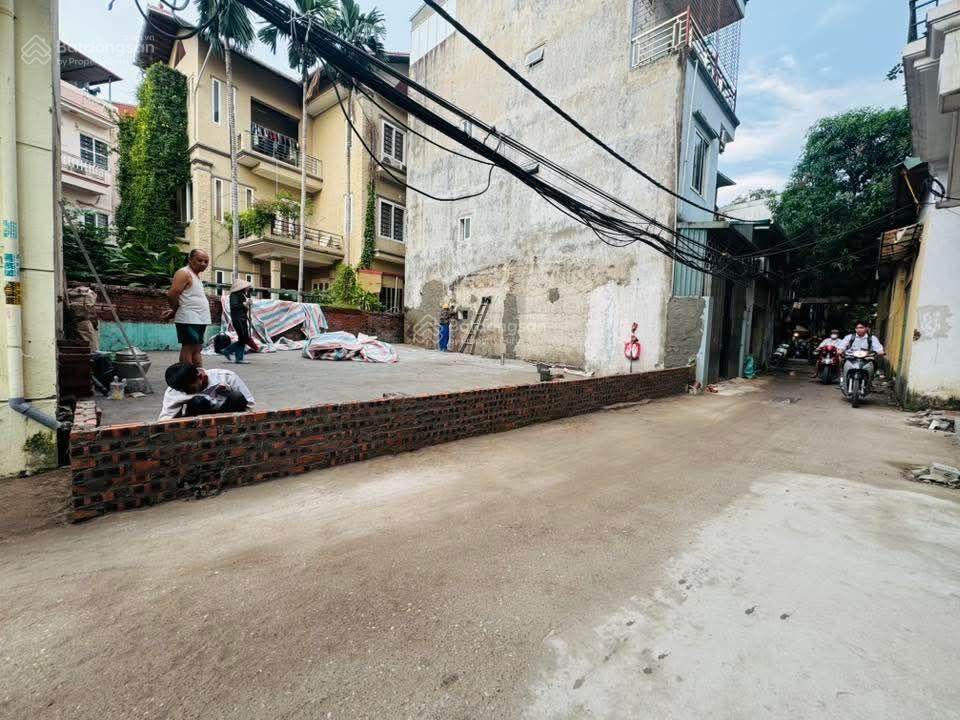 Ngõ thông  ô tô tránh  kinh doanh siêu đỉnh 85.7m2 mặt tiền 9.12m . xây ccmn cực đẹp . chính chủ