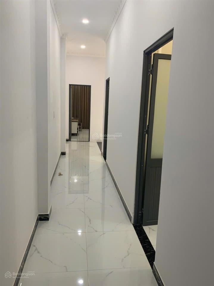 Bán nhà nguyên căn bến lức long an, thiết kế 3pn nhà mới, thoáng, mặt tiền trc cửa rộng 7m nhà đẹp