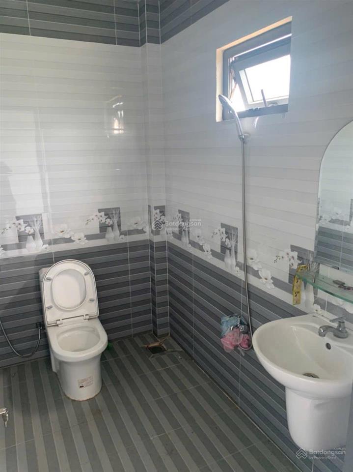 Bán nhà nguyên căn bến lức long an, thiết kế 3pn nhà mới, thoáng, mặt tiền trc cửa rộng 7m nhà đẹp