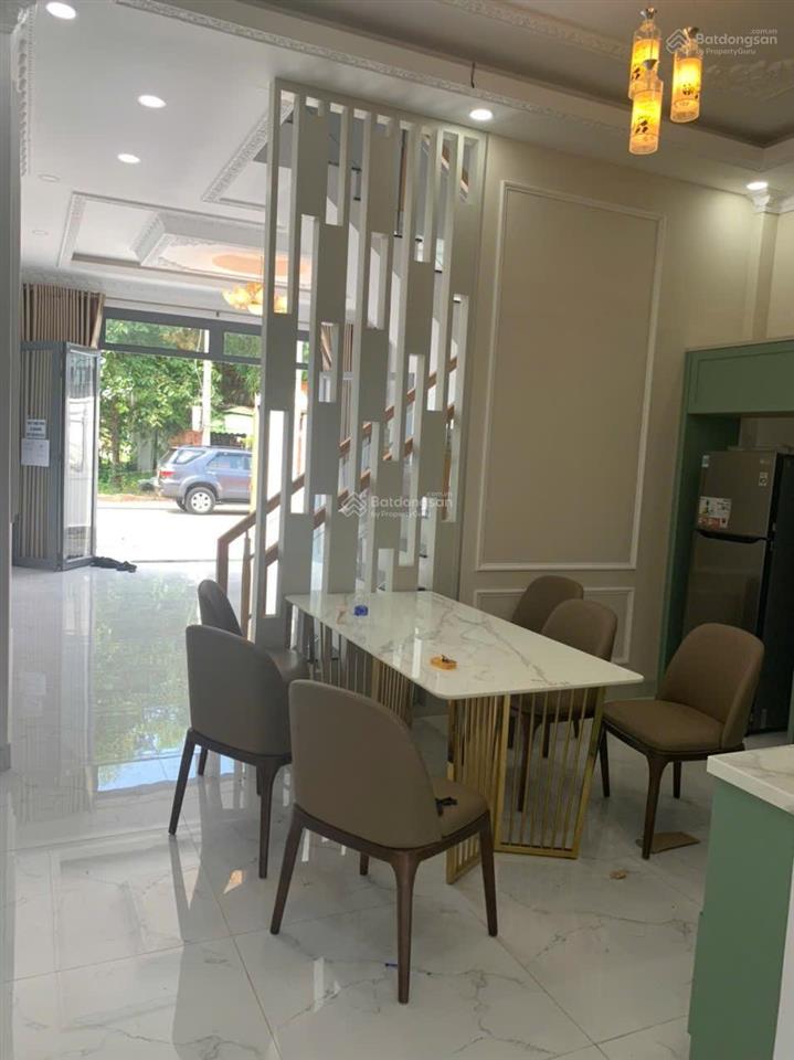 Bán nhà nguyên căn bến lức long an, thiết kế 3pn nhà mới, thoáng, mặt tiền trc cửa rộng 7m nhà đẹp