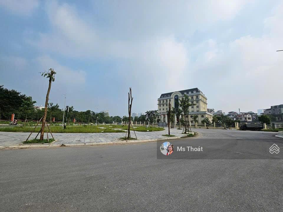 Bán đất mỹ đình 755m2 x mt 22m x giá nhỉnh 100 tỷ. xây ks, nhà hàng, toà building