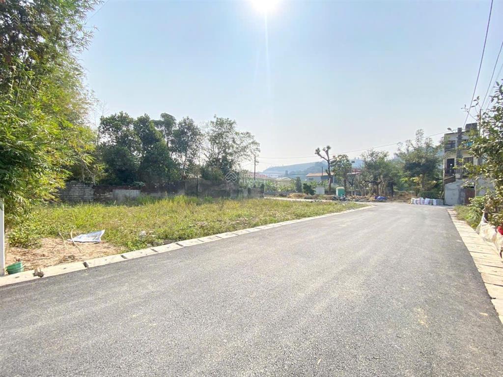 Bán 200m2 đất ở 50m2 đồng chanh, nhuận trạch, lương sơn, hòa bình