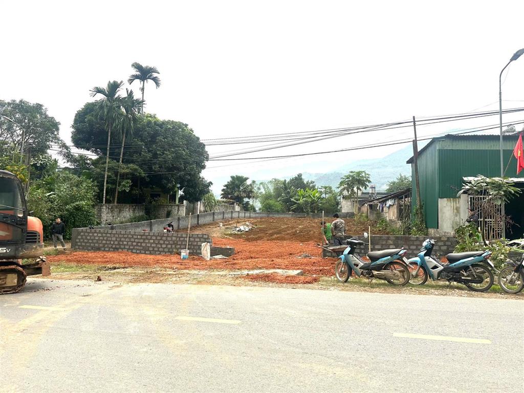 Cần bán 720m2 đất ờ 400m2 mặt đường 12b xã tú sơn gần chợ bãi chạo, kim bôi, hòa bình