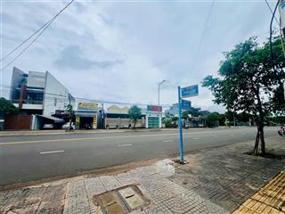 Cần bán căn nhà lầu gần chợ hòa long, tp bà rịa. nhà 1 trệt, 1 lầu, 3 phòng ngủ nằm mt đường nhựa