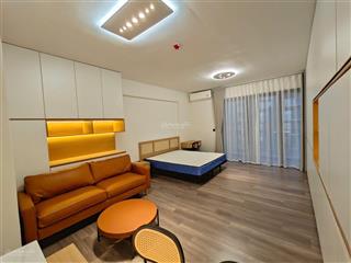 Bán căn hộ tập thể tầng 3 nghĩa tân dt 70m2, thiết kế 2 ngủ. giá 3,5 tỷ