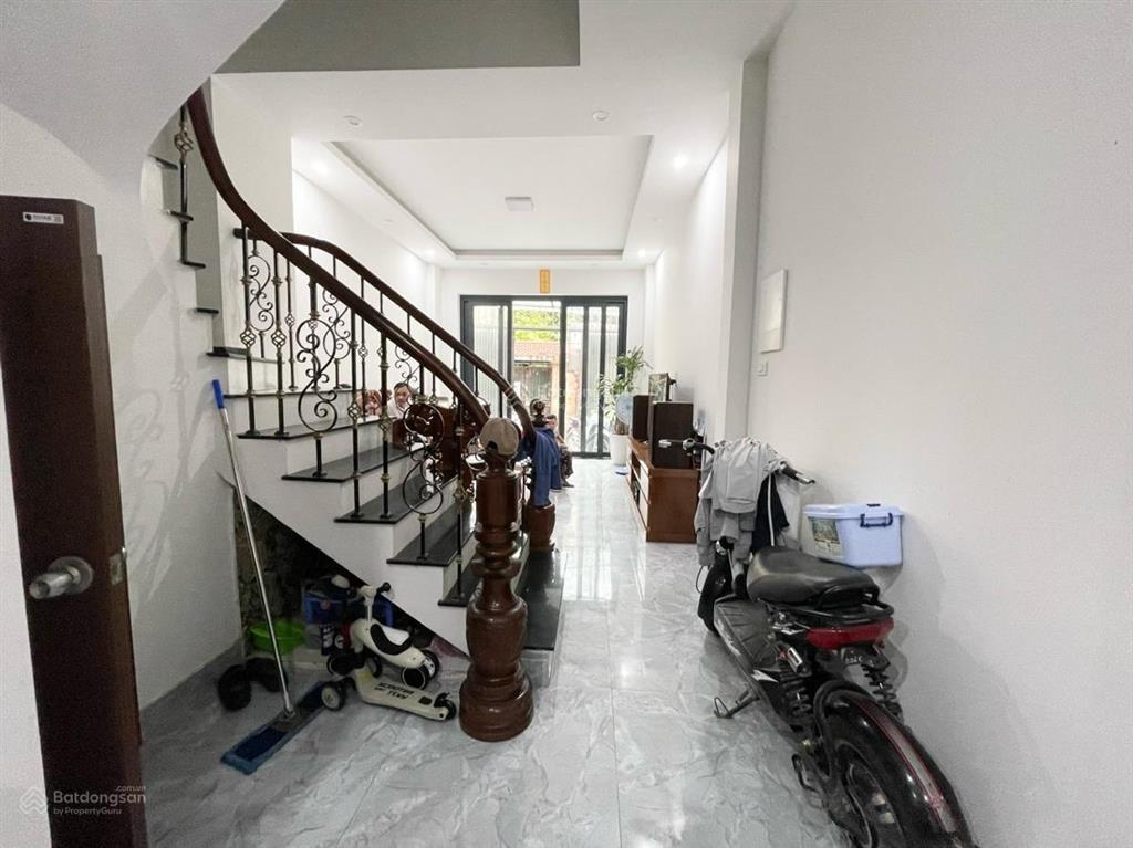 Bán nhà 2 tầng đường tôn quang phiệt , nghĩa đô dt 35m2 mặt tiền 3,5m giá 11 tỷ