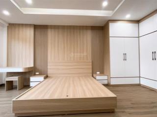 Bán tạp thể phường nghĩa tân , cầu giấy tầng 1 dt 80m2 có 3 ngủ , 1 vs nhà cũ giá 5 tỷ