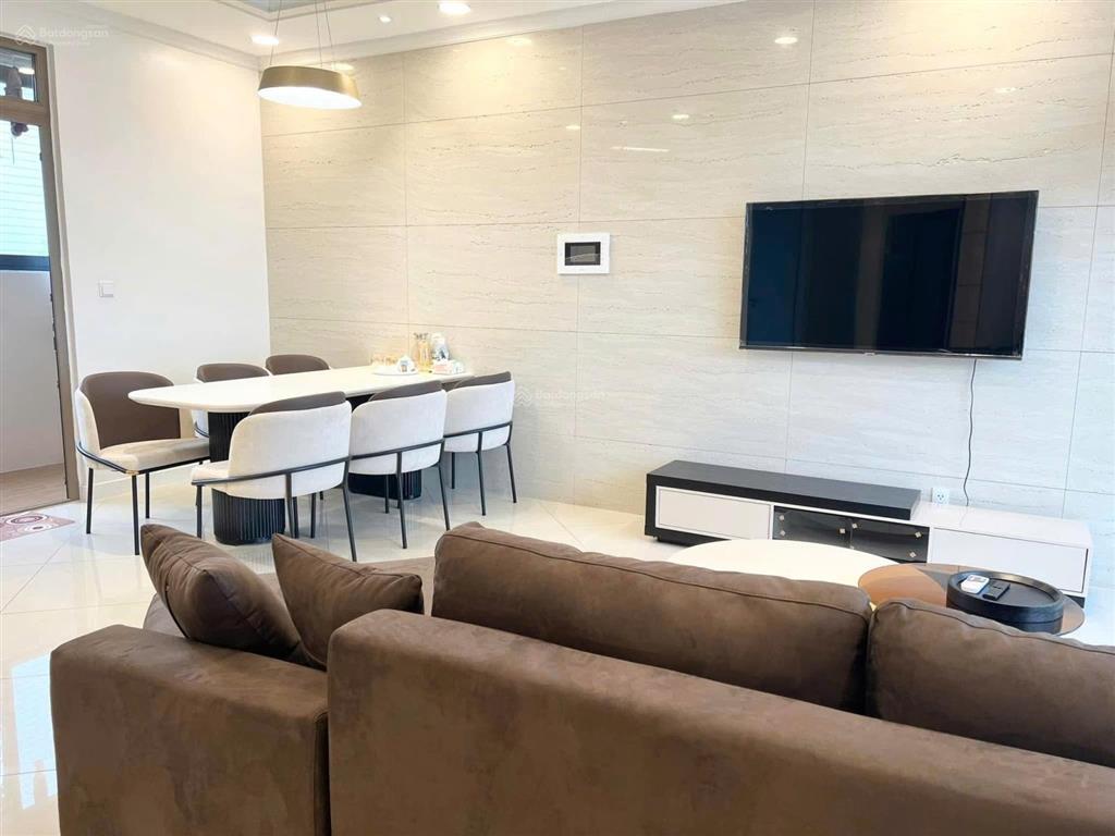 Bán căn hộ tầng cao stalake tây hồ tây view đep dt 113m2 , thiết kế 3 ngủ giá 20 tỷ