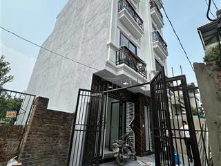 Hot! nhà mộc hoàn 42m2*4t,vị trí đẹp ôtô đỗ cổng có sân riêng, cách đl thăng long 800m. giá 3,85 tỷ