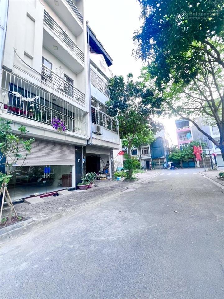 Phố nguyễn văn cừ, gia thụy, lb, dt 85 m, 7 t, mt 5 m, giá 21 tỷ 8, gara 2 ô tô, t. máy, full nthất