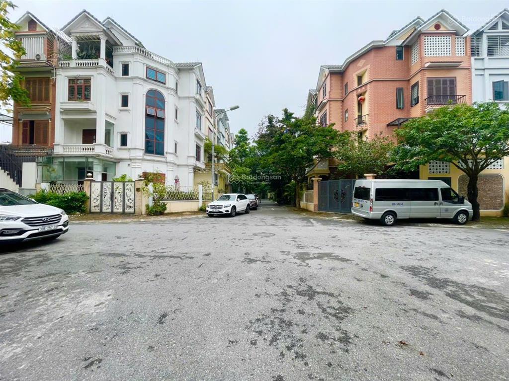 View cv, vườn hoa, phân lô, vỉa hè, 3 ô tô tránh, tđc thạch bàn, lbiên, dt 85 m, mt 5 m, giá 16 tỷ2