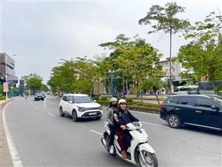 Lô góc, view cv, p. lô, vỉa hè, ô tô tránh, kd, phố cổ linh, lb, dt 100m2 5t, mt 20 m, giá 29 tỷ 9