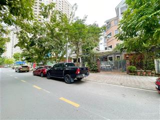 View cv, vườn hoa, phân lô, vỉa hè, 3 ô tô tránh, thạch bàn, lb, dt 80 m, mt 5 m, giá 17 tỷ 45