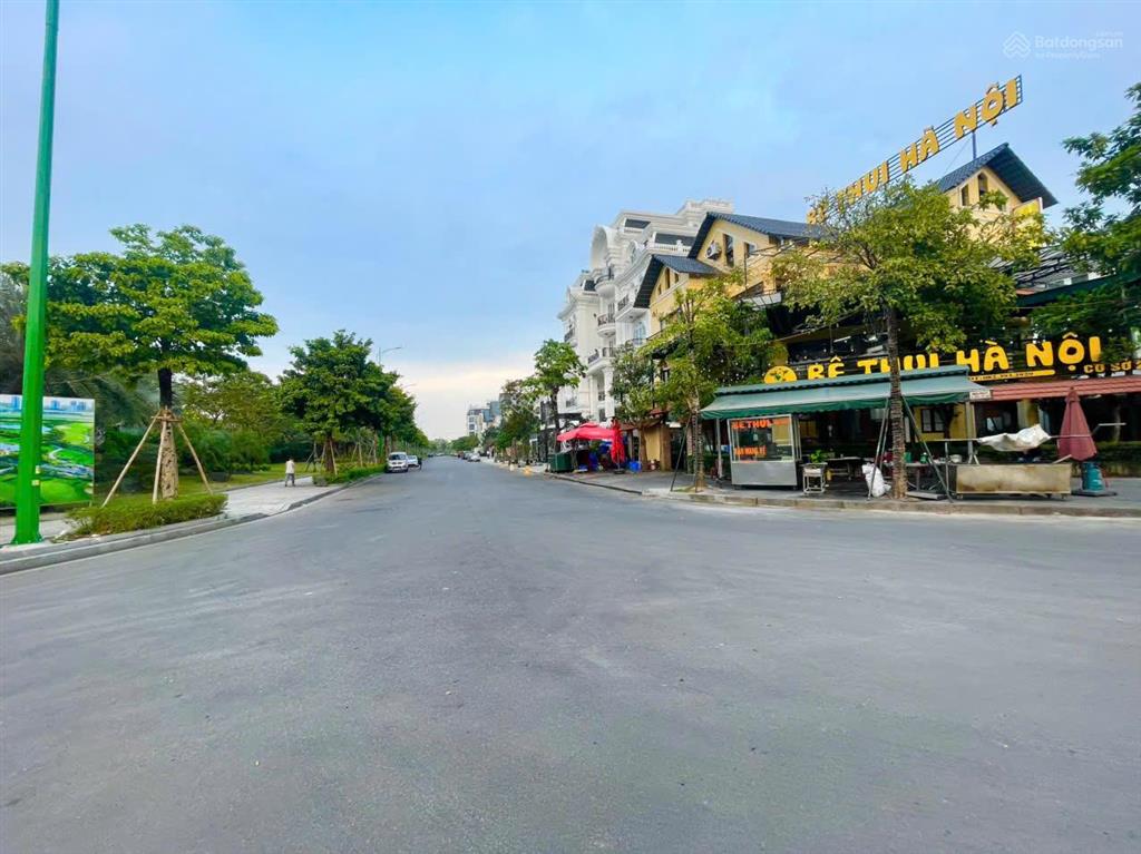 Hiếm, rẻ, mặt phố tư đình, long biên, vỉa hè, 3 ô tô tránh, kd, dt 135m2, mt 7.5 m, giá 34 tỷ 9