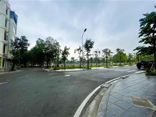 View hồ, khu pl, vỉa hè, 4 ô tô, kinh doanh, thanh am, thượng thanh, việt hưng, dt 70 m, giá 14 tỷ9