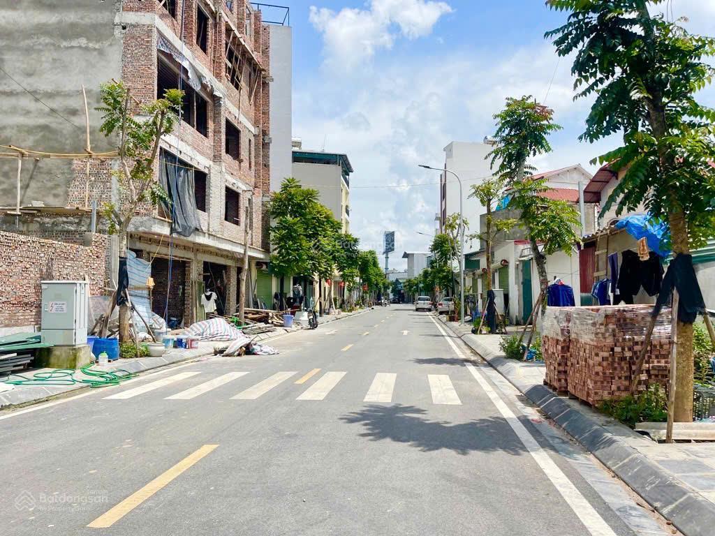 Mặt đường 22.5 m, p lô, vỉa hè rộng, 4 ô tô tránh, kd, cự khối, lb, dt 100 m, mt 5.8 m, giá 16 tỷ 5