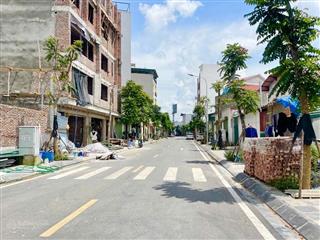 Mặt đường 22.5 m, p lô, vỉa hè rộng, 4 ô tô tránh, kd, cự khối, lb, dt 100 m, mt 5.8 m, giá 16 tỷ 5