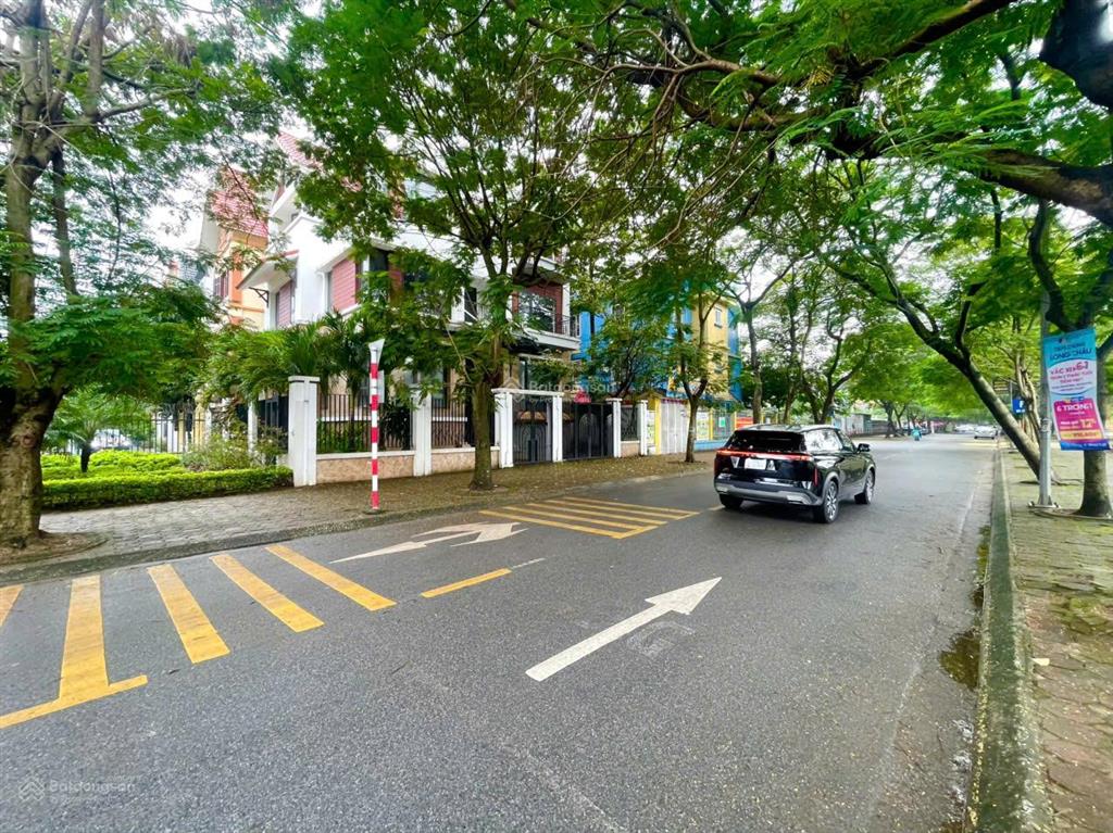 Phân lô, 3 ô tô tránh, kinh doanh, phố tư đình, cổ linh, long biên, dt 260 m, mt 7.7 m, giá 43 tỷ 9