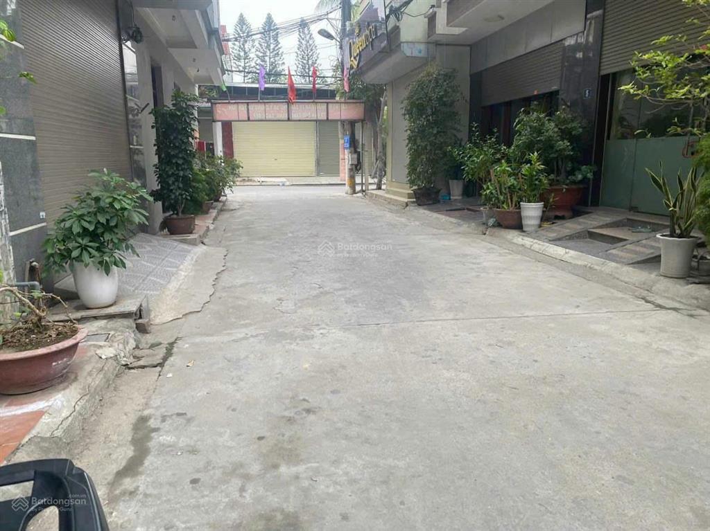 Bán đất 70m2 thị trắn phùng 2 mặt đường trước sau thuận tiện giao thông giá 5.75tỷ