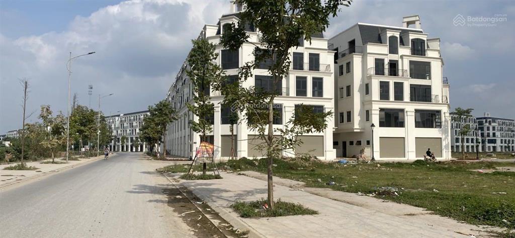 Bán đất tại thăng long 9 kđt hindone royar park 150m2, giá 138tr/m2 cách đường 33m 50m