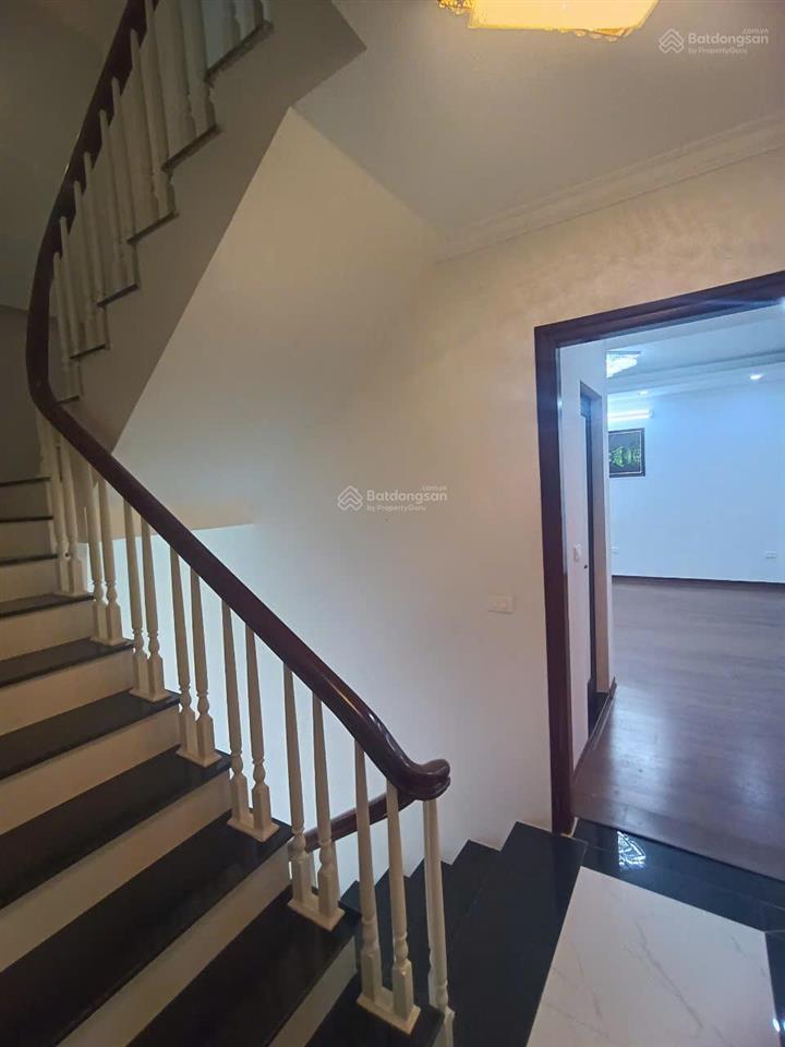 Cho thuê nhà kđt văn phú, hà đông. dt 75m2, 5 tầng, mt 5m, full điều hoà, nóng lạnh, giá 25tr/th