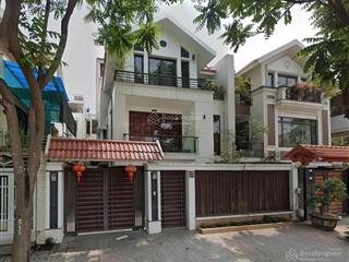Cho thuê biệt thự vạn phúc, hà đông. dt 220m2, 4 tầng, lô góc, full điều hoà, thang máy, giá 40tr