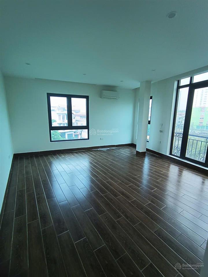 Cho thuê nhà khu vực yên xá  tân triều 90m2, 7 tầng, mt 10m, full điều hoà, thang máy. giá 58tr