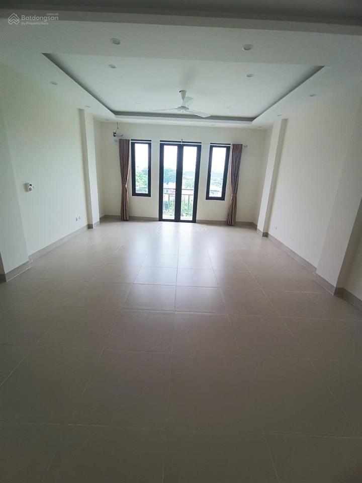 Cho thuê nhà văn phú, hà đông. dt 50m2, 6 tầng, mt 5m, thông sàn, thang máy, giá 25tr/th