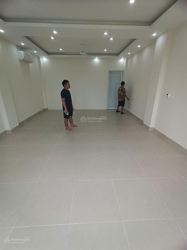 Cho thuê nhà văn phú, hà đông. dt 50m2, 6 tầng, mt 5m, thông sàn, thang máy, giá 25tr/th