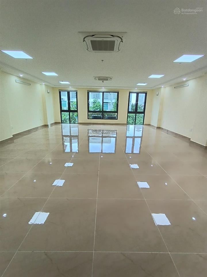 Cho thuê nhà mp hà cầu, hà đông. dt 130m2, mt 8,5m, 7 tầng, 1 hầm, thông sàn, thang máy, 120tr/th