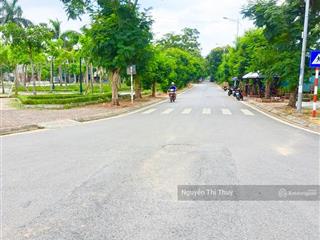 Hiếm đất bát khối long biên dt110m mt5,7m giá 12,6tỷ ngõ thông ô tô vào đất gần hồ điều hoà