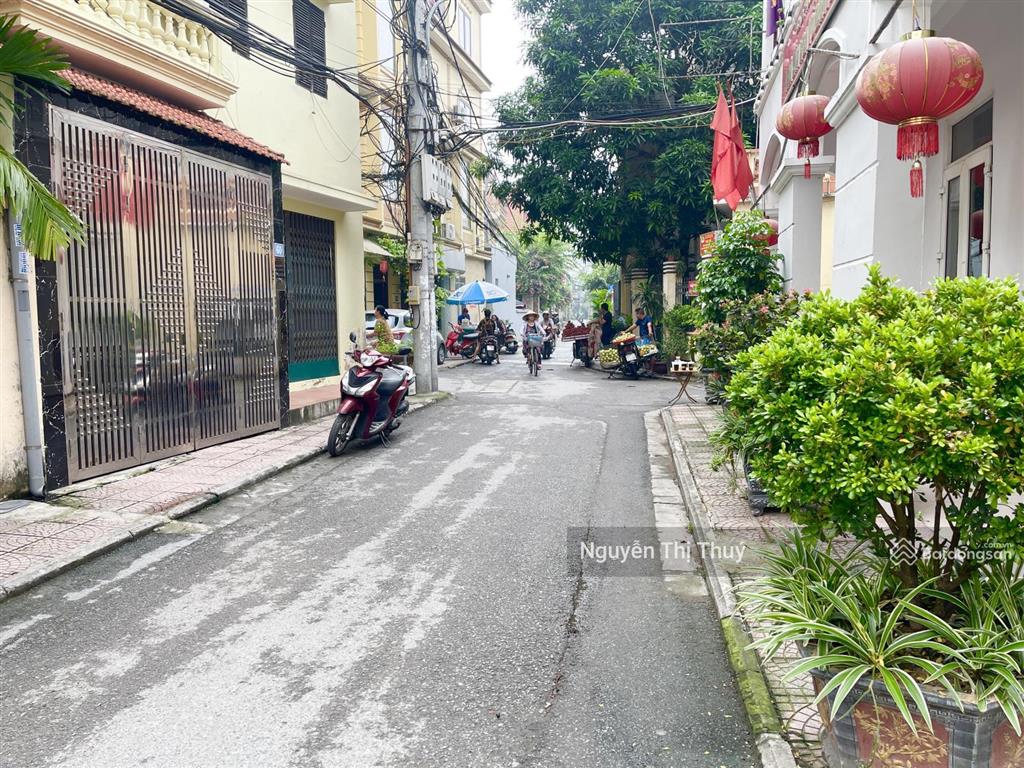 Bán đất phố kim quan thượng việt hưng dt 144m2 mt 24m giá 20,5 tỷ lô góc đã tách 2 sổ 7c vào đất