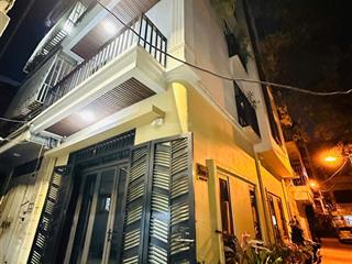Thật 100%, bán nhà hoàng quốc việt, oto tránh, kinh doanh, lô góc, sát phố, 55m2 hơn 18 tỷ