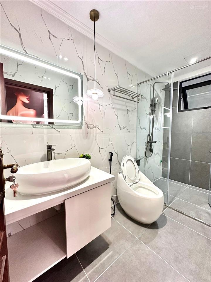 Bán nhà ngay ngoại giao đoàn, gần ô tô, sát công viên, lô góc, dân xây kiên cố, 45m2x5t