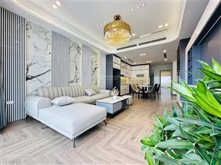 Thang máy hơn 8 tỷ!sát hoàng quốc việt, ngõ rộng, 3 thoáng,6 tầng thang máy,nhà mới full đồ,40m2*6t