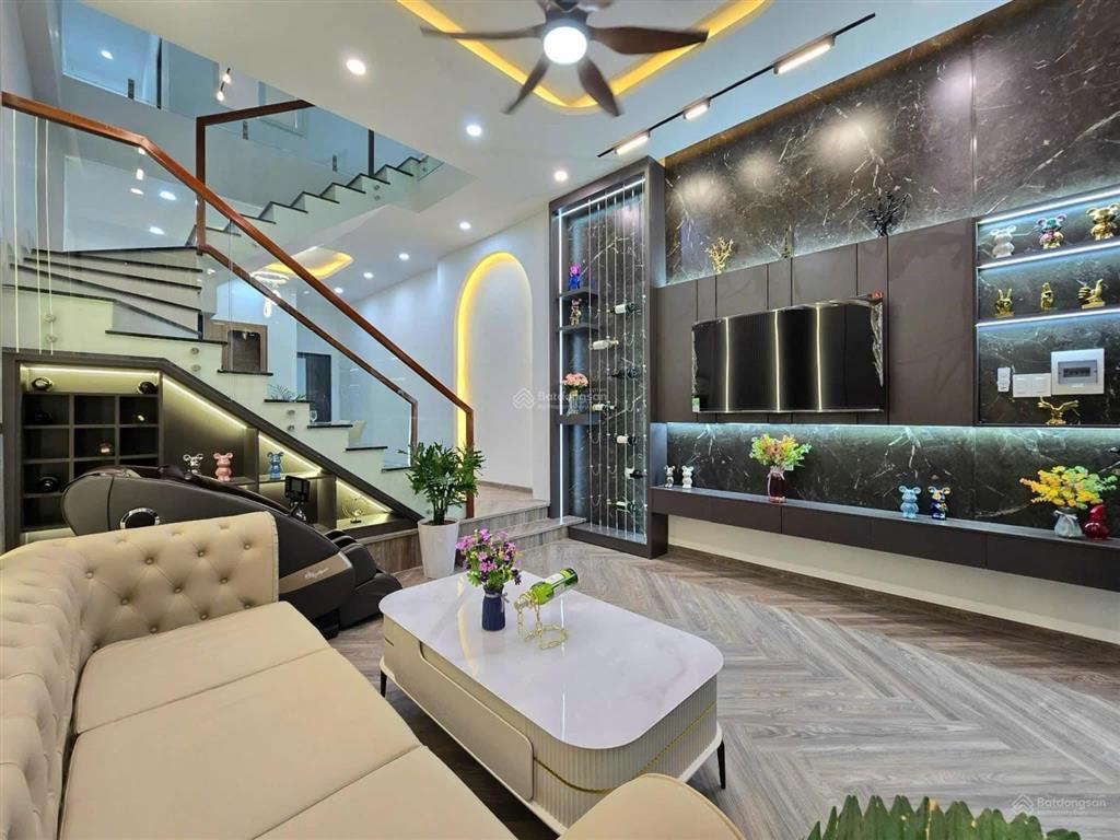 Bán nhà phường 4 tân bình, mặt tiền 58 hiệp nhất (5,5*25m) 125 triệu/m2