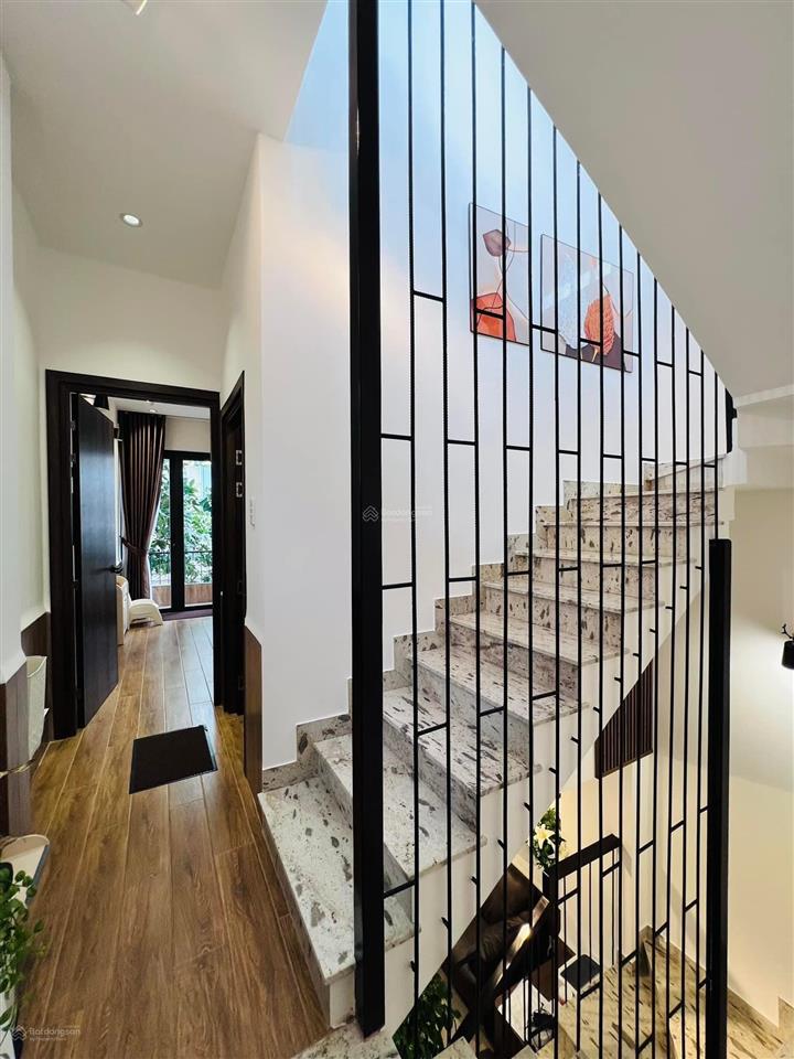 Bán nhà mặt tiền cách mạng tháng 8, phường 7 tân bình (4,5*23m), ngay cv lê thị riêng  15,7 tỷ