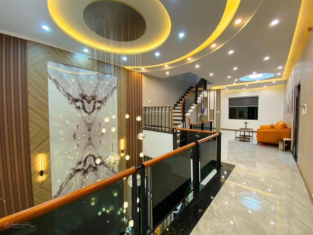 Bán nhà đường hoàng văn thụ, phường 4, tân bình, 5x15  nhà 4 tầng đẹp