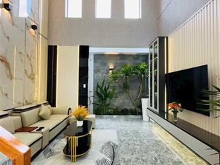 Bán nhà mặt tiền cách mạng tháng tám, quận tân bình  (3,7 x 15m), 3 tầng  160 triệu/m2