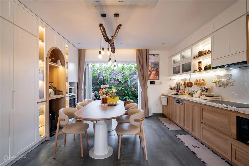 Bán nhà hxh giải phóng, phường 4, tân bình (4*17) 4 tầng nhà đẹp