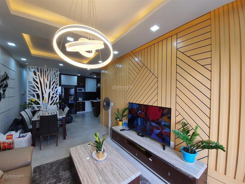 Cần bán nhanh căn 83m2 thiết kế 2pn+1.2wc toà orchard parkview chỉ 6.3 tỷ