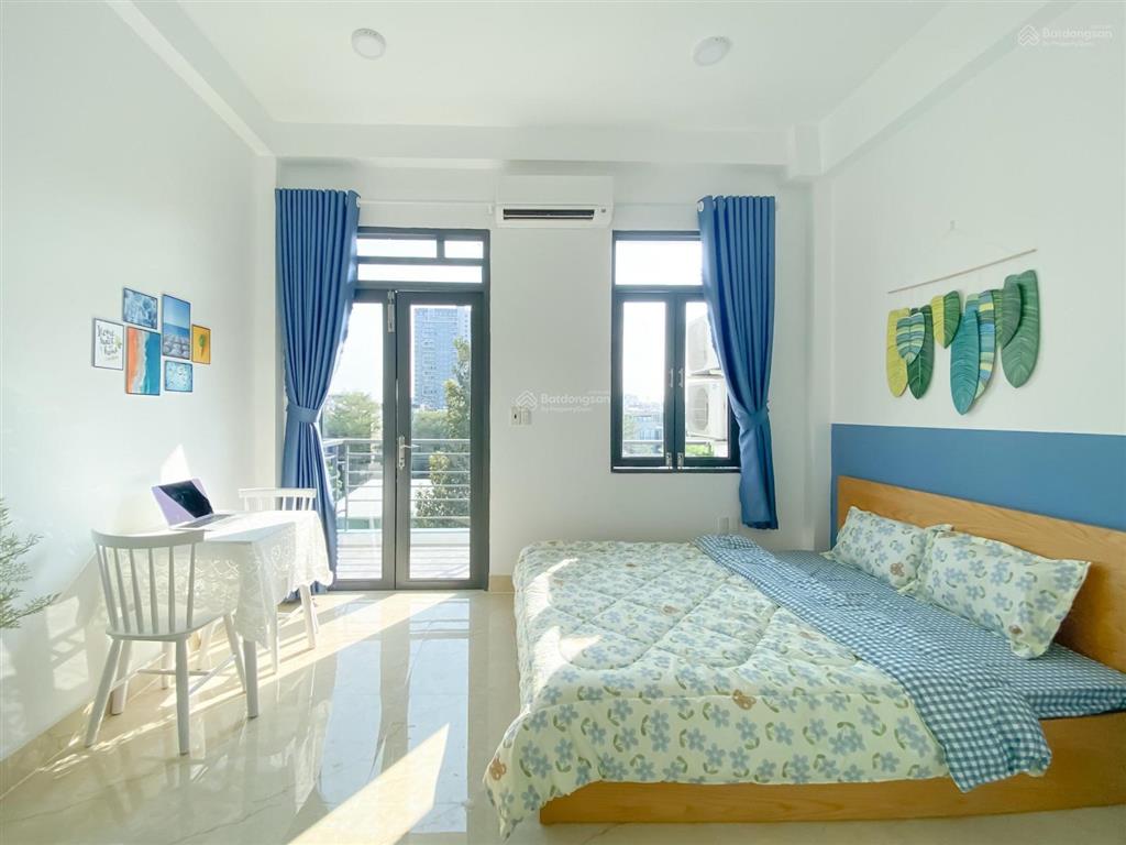 Phòng cửa sổ ban công mới xây  thang máy  máy giặt riêng