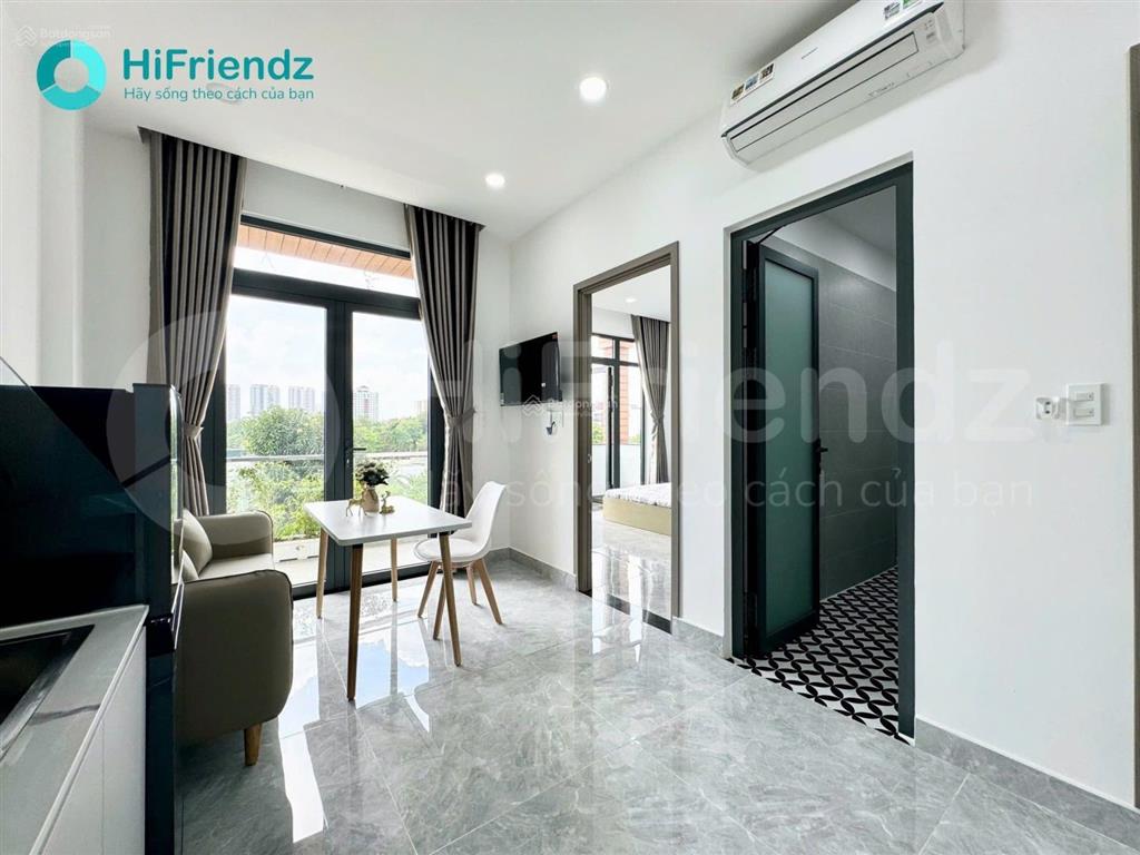 1pn  phòng 2 ban công  full nội thất máy giặt riêng