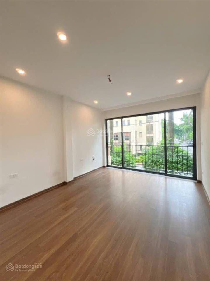 Nhà phân lô vỉa hè tái định cư phú diễn 50m2 x 7 tầng kinh doanh, đầu tư, giá hợp lý, dân xây chất