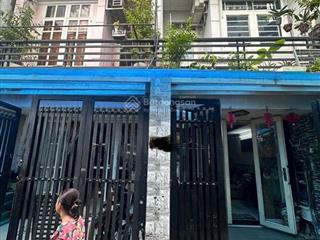 Chỉ 5.25 tỷ  có 2 căn nhà liền kề  hxh  vừa ở vừa cho thuê  6,7m x 12m  gần đại học văn lang.