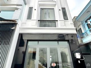 Hẻm xe hơi vô nhà  4 tầng mới đẹp ở ngay  vị trí trung tâm  ngay uỷ ban phường 7.