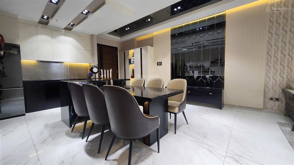 Cho thuê căn hộ cao cấp the grande midtown m5, phú mỹ hưng 2pn view biệt thự mát mẻ