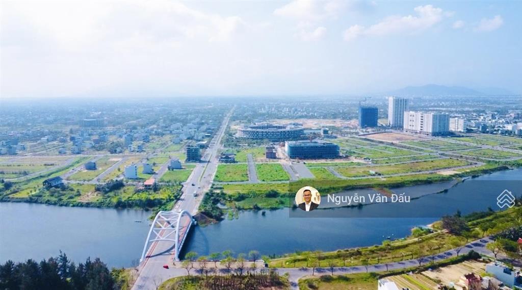 Giá tốt bán biệt thự xây thô fpt 3.5 tầng, dt đất 216m2 (9x24m)  bđs rồng đỏ chuyên fpt